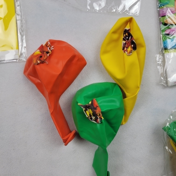 NWT Tom and Jerry birthday party decorations - Picture 5 of 6